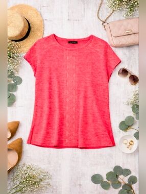 Cable & Gauge | Deep Coral | Women's Medium | Top w/Enchancing Accents